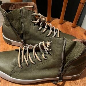 Blackstone Women's Olive High-Top Sneakers size 40